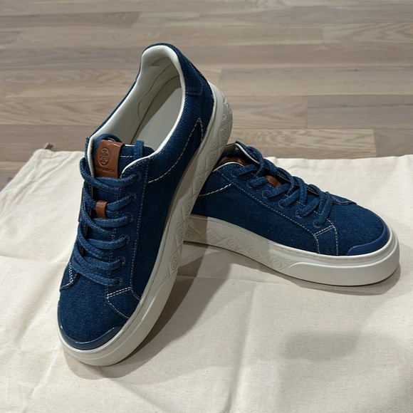 Tory Burch Women's Ladybug Low Top Lace Up Sneakers size 9, brand new - Picture 3 of 5